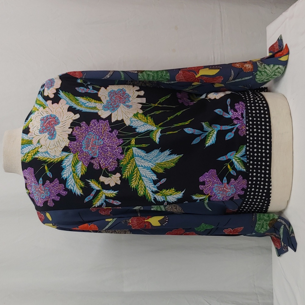 Floral Wrap Blouse in Black & Navy with Polka Trim Diane Von Furstenberg - Picture 7 of 13